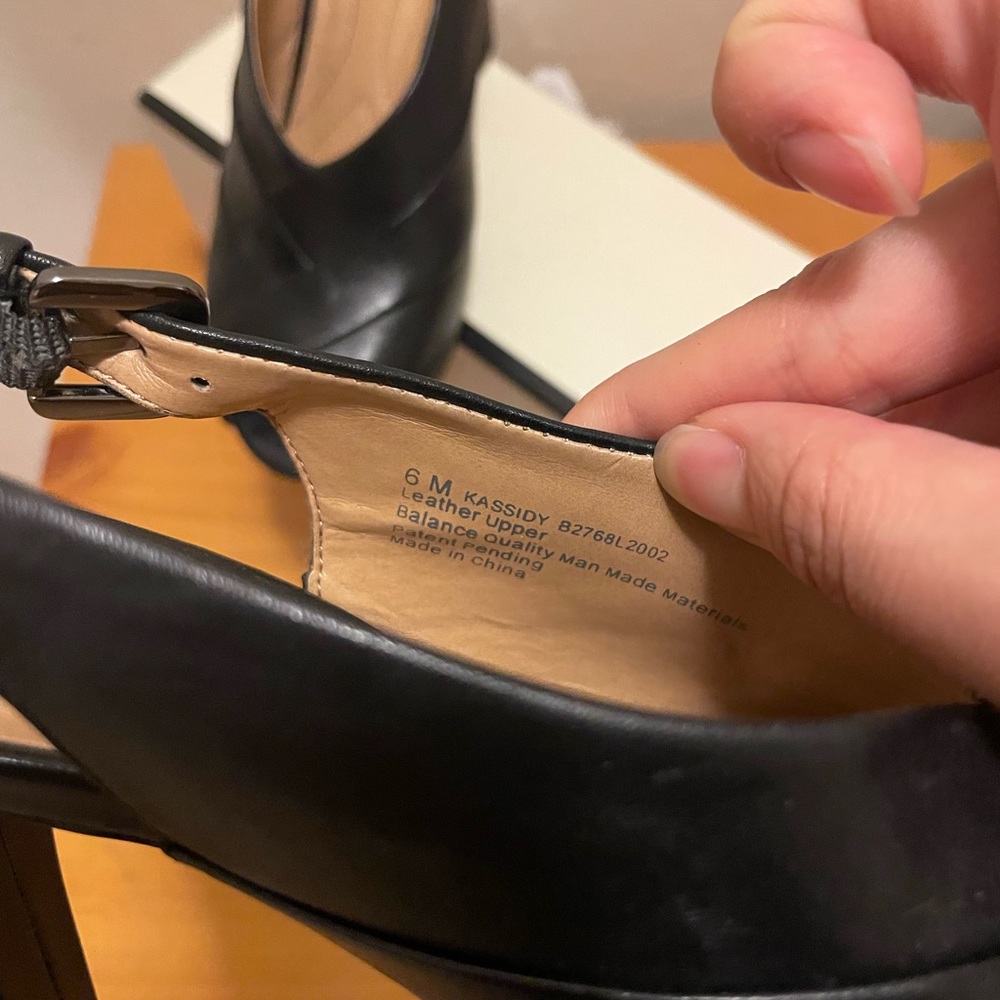 Naturalizer comfy black heels size 6 - Picture 5 of 5